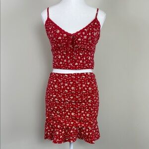 NWT Tiger Mist Red Floral Setโ